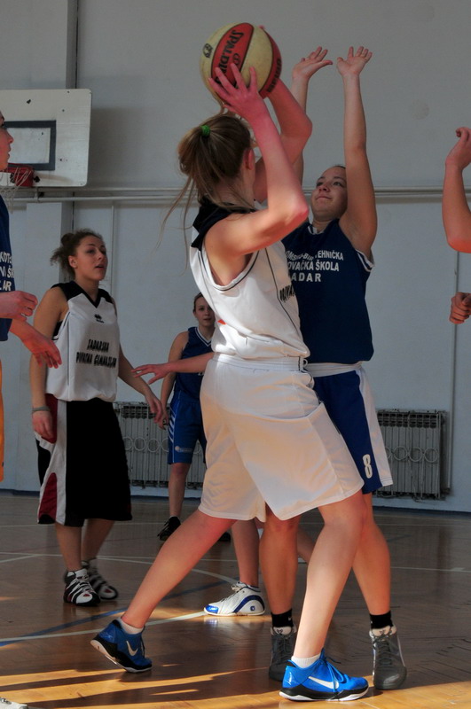 Prvenstvo srednjih skola u kosarci: Ekonomska – Privatna gimnazija, Foto. Ivan Dilber