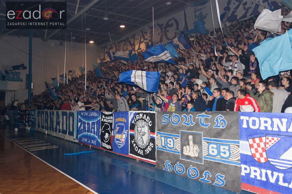 Humanitarno gledanje utakmice Zadar-Cibona u Jazinama Humanitarno gledanje utakmice Zadar-Cibona u Jazinama