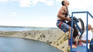 Mario Možnik otvorio bungee jumping sezonu na Masleničkom mostu, Photo: Hrvoje Jelavic/PIXSELL
