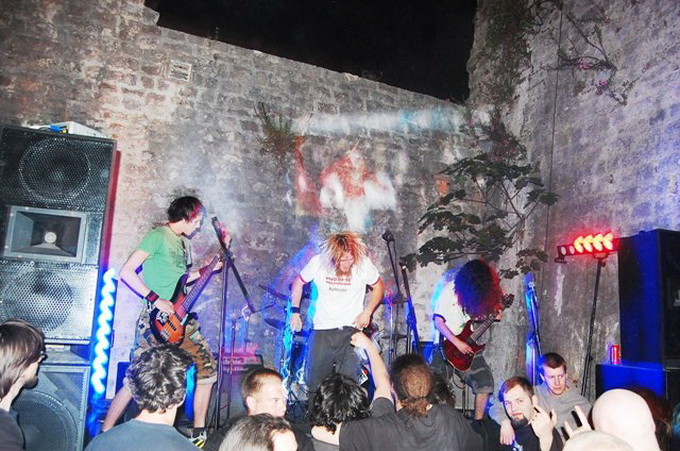 Gitarijada Za šaku metala 2012, foto: Tea Balog Gitarijada Za šaku metala 2012, foto: Tea Balog