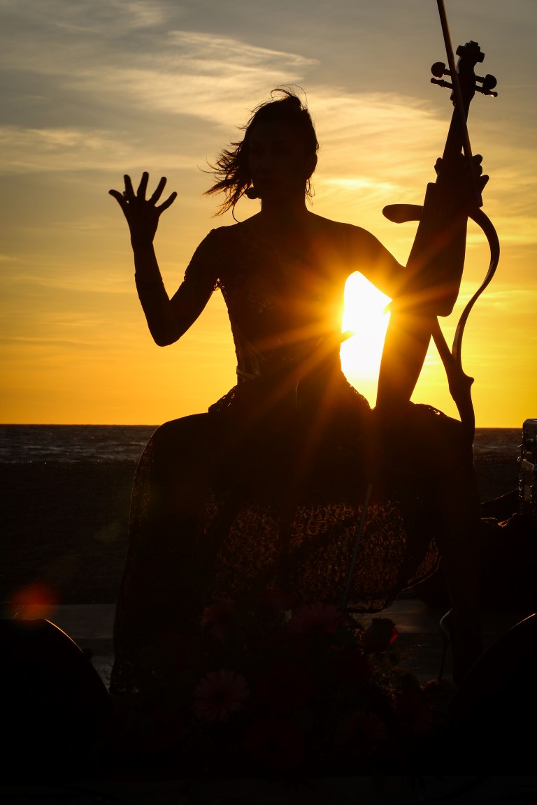 Ana Rucner održala koncertni spektakl u suton na Zlatnom ratu