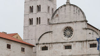 Top model Lorena Dias Terezinho i njena sestra Mara Dias, pronašle davno izgubljenu obitelj u Bibinjama, foto: Leo Banić Top model Lorena Dias Terezinho i njena sestra Mara Dias, pronašle davno izgubljenu obitelj u Bibinjama, foto: Leo Banić