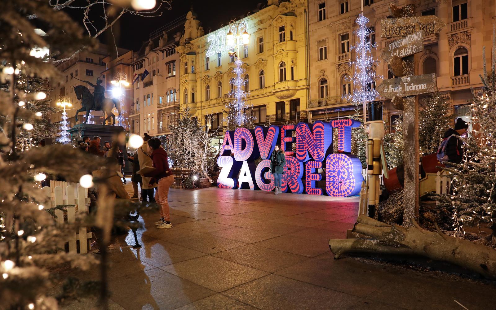 Zagrebački Advent ove godine pun je svjetla i šarenila