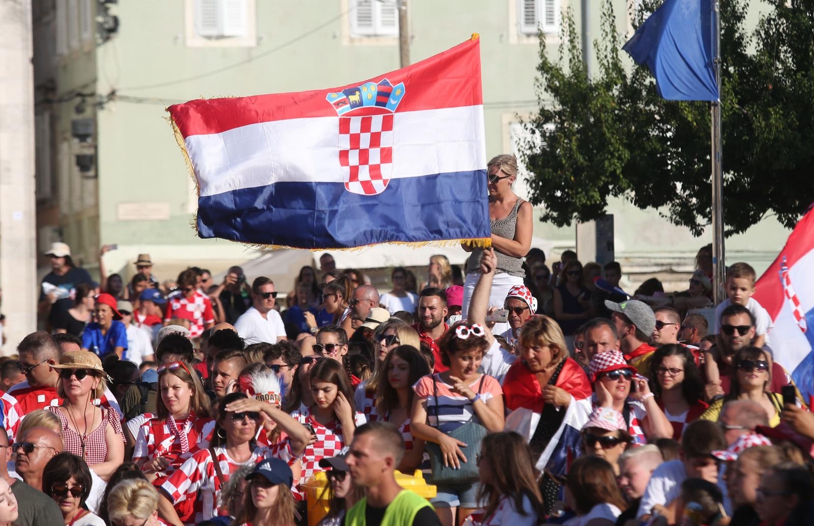 Zadar dočekao svoje Vatrene: Sve generacije okupile se na Forumu