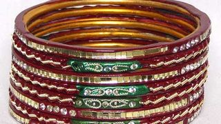 Okitite se hrpom narukvica! (moda.com)