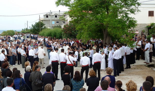 Tkon: Posljednji ispraćaj malenog anđela, Roka Ugrinića 7. lipnja 2011.