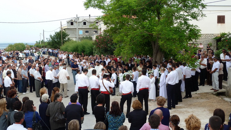Tkon: Posljednji ispraćaj malenog anđela, Roka Ugrinića 7. lipnja 2011.
