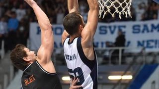 Dvorana Krešimir Ćosić, Zadar – 2. kolo A-1 muške lige, KK Zadar – GKK Šibenik 80-76. Photo: Dino Stanin/PIXSELL Dvorana Krešimir Ćosić, Zadar – 2. kolo A-1 muške lige, KK Zadar – GKK Šibenik 80-76. Photo: Dino Stanin/PIXSELL