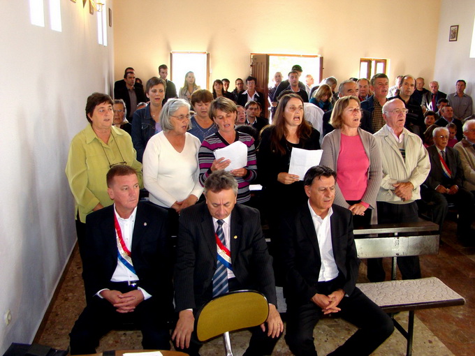 U Buliću otkriveno poprsje don Petra Nakića, foto: Marko Ledenko U Buliću otkriveno poprsje don Petra Nakića, foto: Marko Ledenko