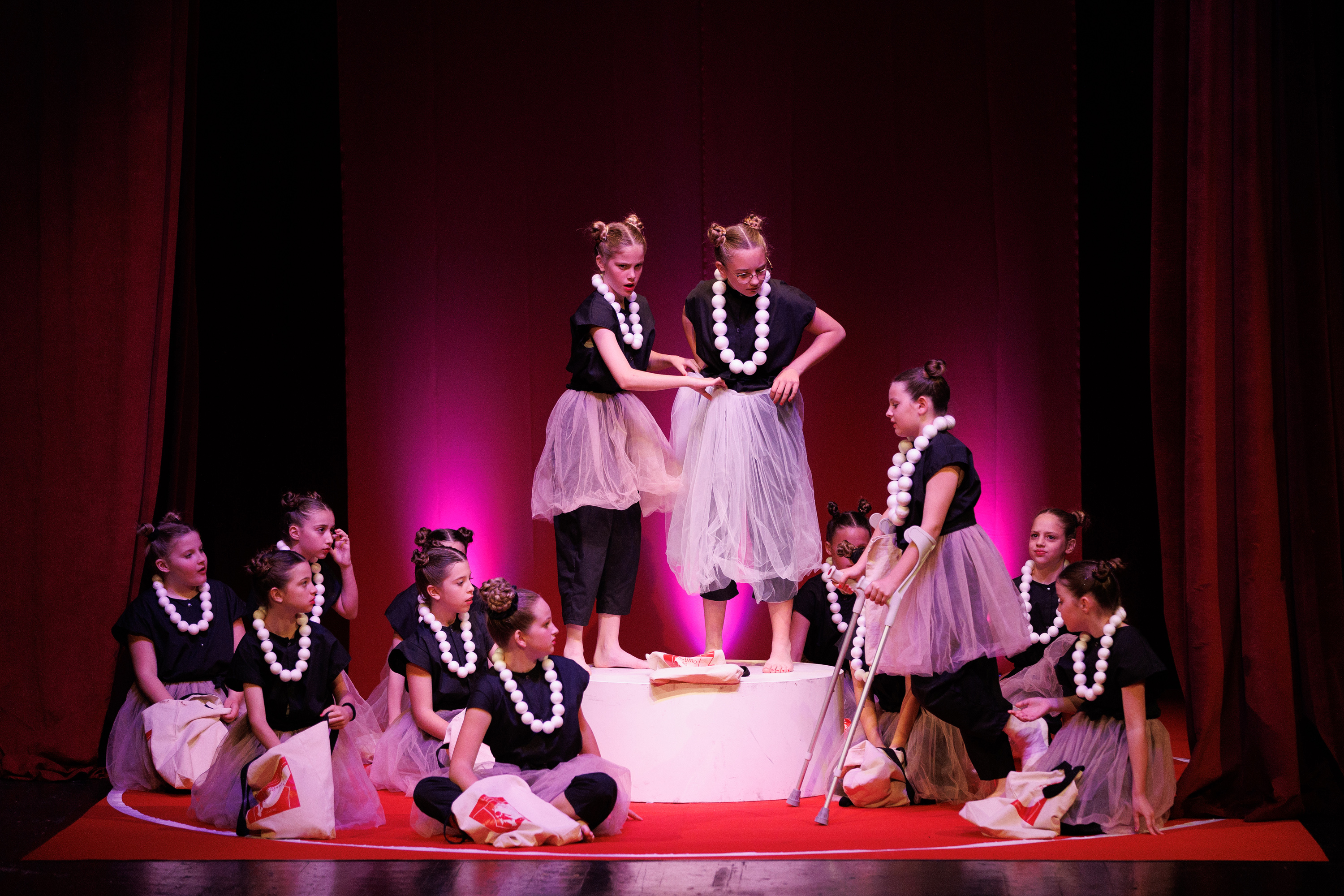 Igrajmo se: Zabranjeno mlađima od 15 strana A