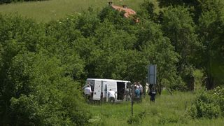 Donji Srb: Policija zaustavila kombi s migrantima, ozlijeđeno dvoje djece