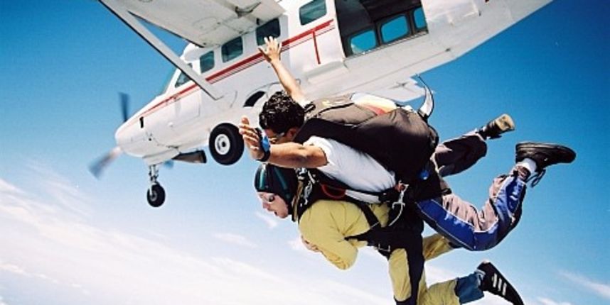 Skok s padobranom, foto: www.evarazdin.hr Skok s padobranom, foto: www.evarazdin.hr