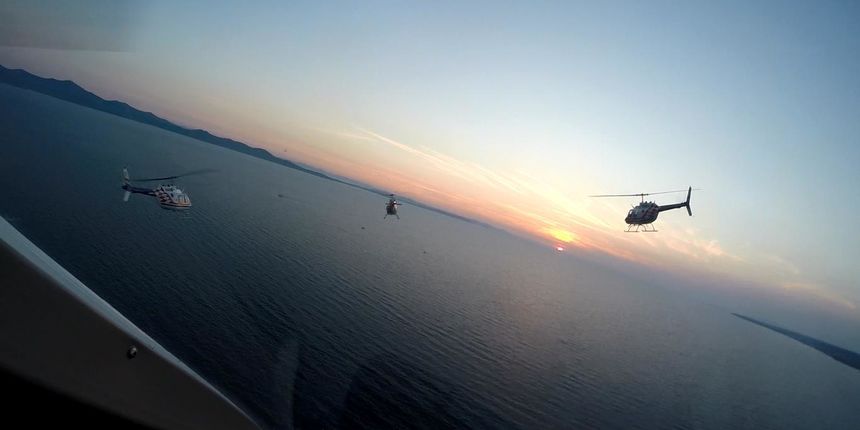 Pozdravni prelet četvorke helikoptera HRZ i PZO-a Bell-206 B