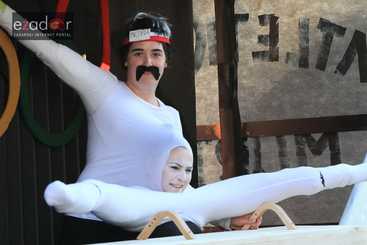 Maškarana povorka Velike Bake u Murteru