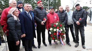 Na Gradskom groblju odana počast poginulim hrvatskim braniteljima povodom 30. obljetnice VRO Maslenica Na Gradskom groblju odana počast poginulim hrvatskim braniteljima povodom 30. obljetnice VRO Maslenica