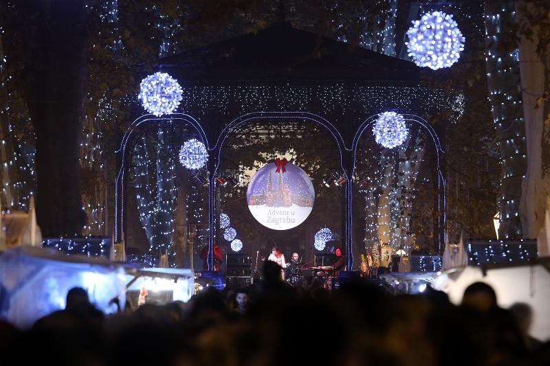 Na Zrinjevcu otvoren Advent u Zagrebu
