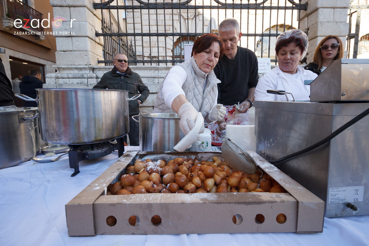 Đir po gradu, petak 22. prosinca 2017. Đir po gradu, petak 22. prosinca 2017.