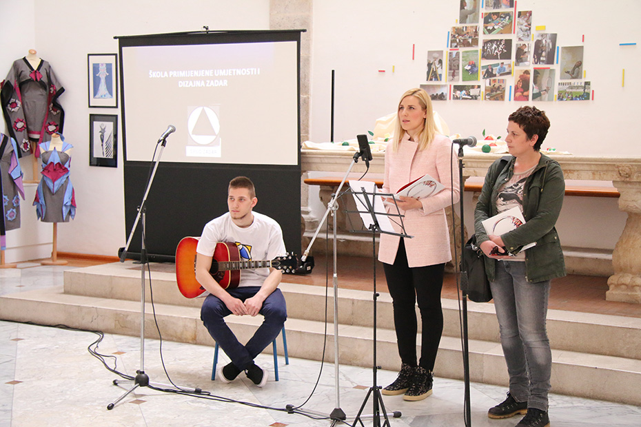 Image 432683 (auto) Image 432683 (auto)