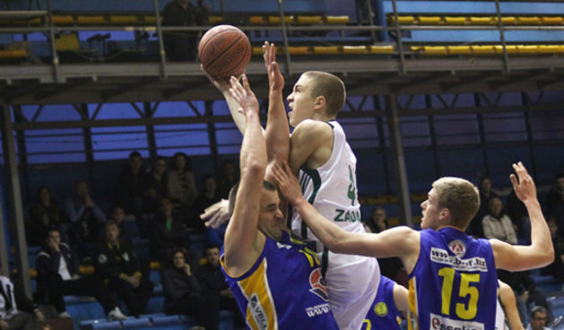 KK Sonik Puntamika – KK Vrijednosnice Darda 77-61