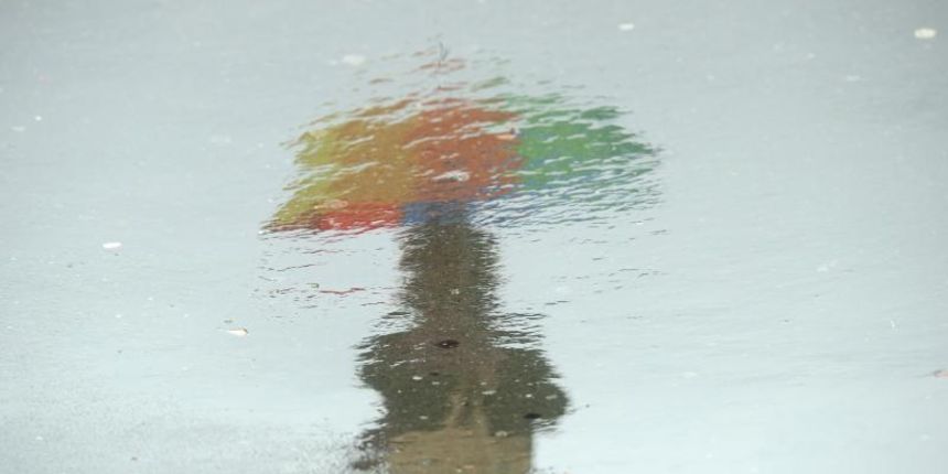 Kiša, kišobrani. Photo: Sanjin Strukic/PIXSELL