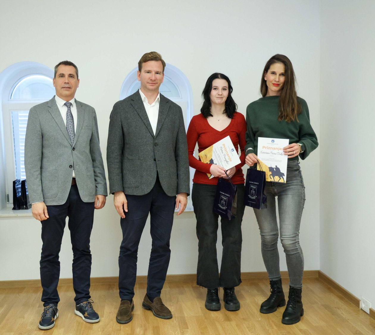 Drustveni dom Nin U novouređenom prostoru Društvenoga doma u Ninu održana je svečana završnica školskog natječaja Zadarske županije