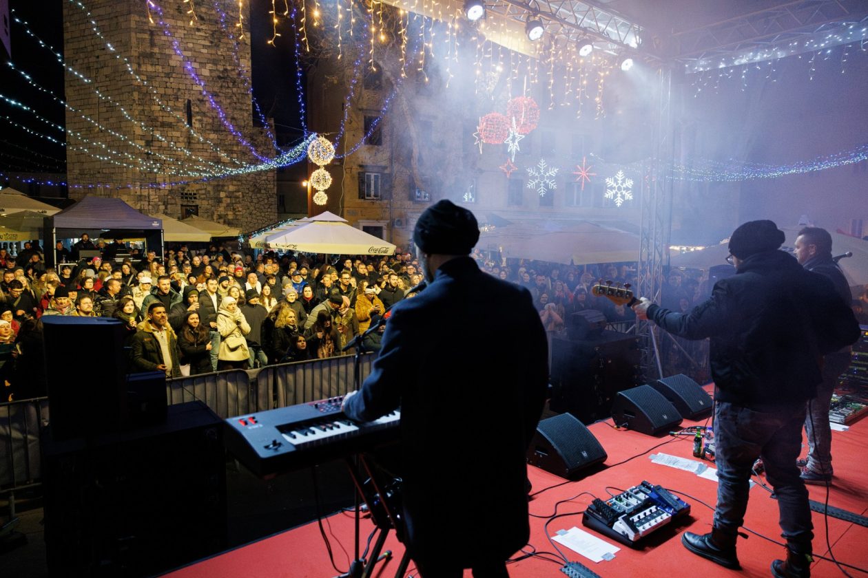 Vatra na Adventu u Zadru Vatra na Adventu u Zadru