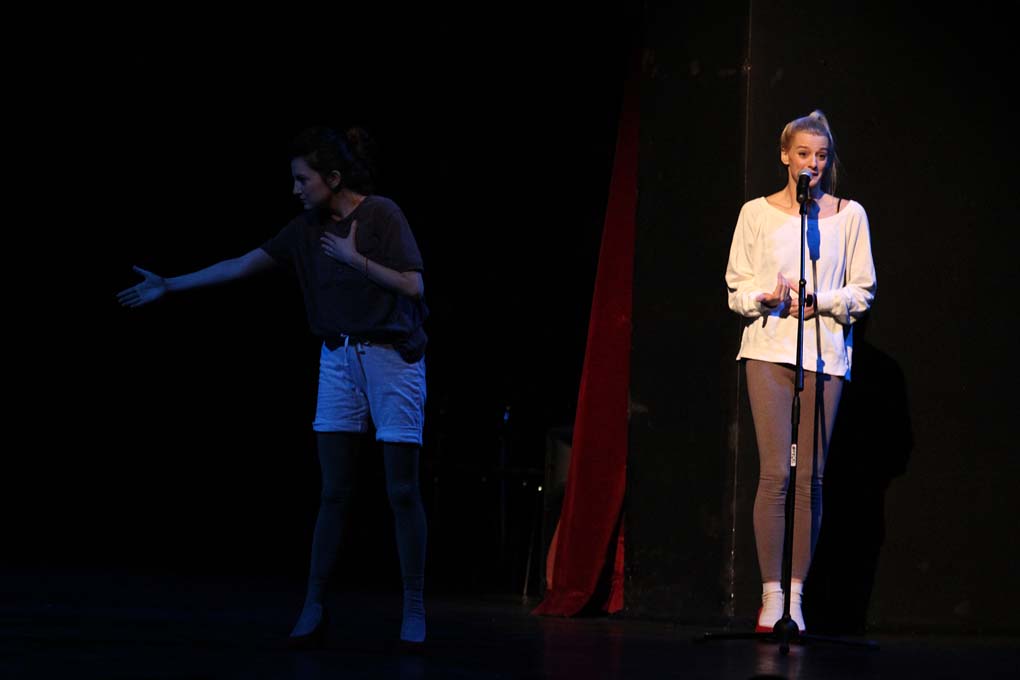 Kazalište KNAP i Umjetnička organizacija Kravice, predstava “Glumice&to”; foto Iva Perinčić Kazalište KNAP i Umjetnička organizacija Kravice, predstava “Glumice&to”; foto Iva Perinčić