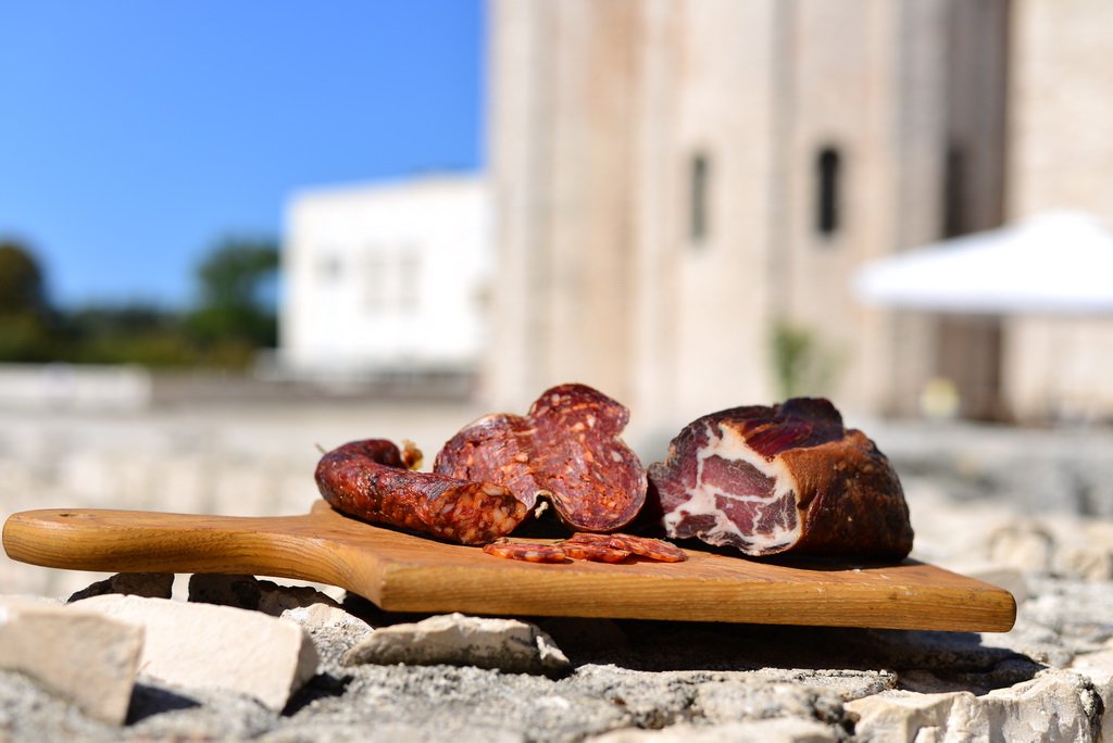 Sajam proizvodi hrvatskog sela na zadarskom Forumu