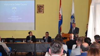 Predstavnici dvadesetak stranih veleposlanstva u posjetu Zadarskoj županiji Predstavnici dvadesetak stranih veleposlanstva u posjetu Zadarskoj županiji