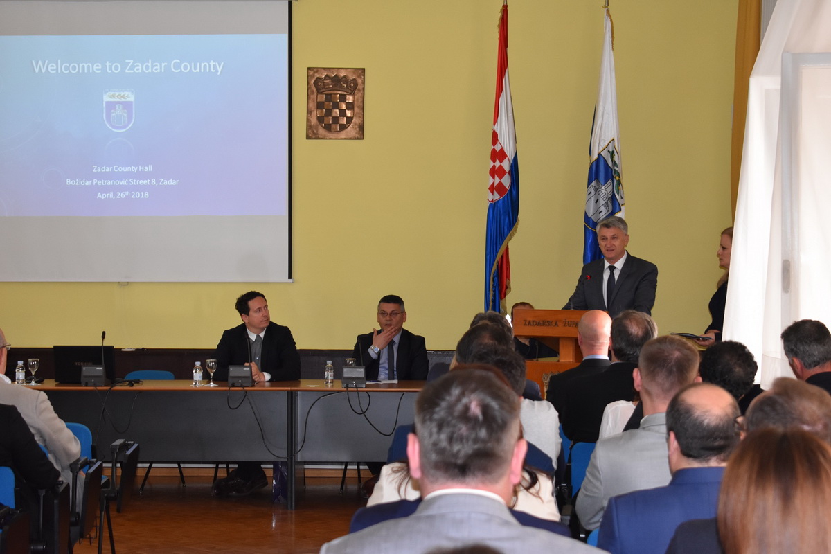 Predstavnici dvadesetak stranih veleposlanstva u posjetu Zadarskoj županiji Predstavnici dvadesetak stranih veleposlanstva u posjetu Zadarskoj županiji