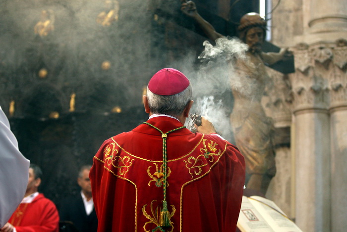 Zadar, 241112.
Obiljezavanje Dana grada Zadra i dolazak generala Ante Gotovine pocasnog gradjanina grada Zadra. General Gotovina na svetoj misi u katedrali Sv. Stosije.
Na slici general Ante Gotovina.
Foto: Jure Miskovic / CROPIX Zadar, 241112.
Obiljezavanje Dana grada Zadra i dolazak generala Ante Gotovine pocasnog gradjanina grada Zadra. General Gotovina na svetoj misi u katedrali Sv. Stosije.
Na slici general Ante Gotovina.
Foto: Jure Miskovic / CROPIX