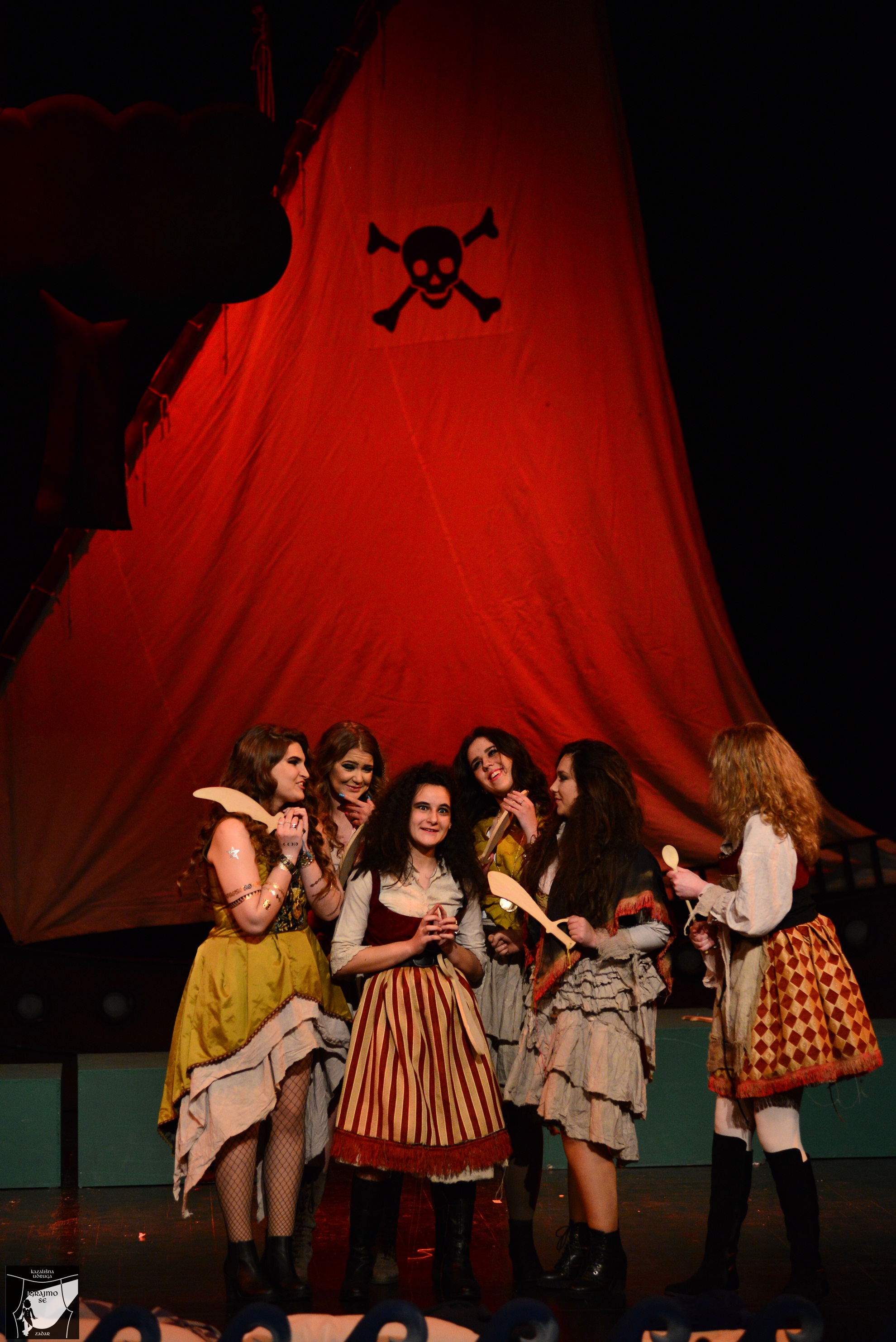 Kazališna udruga “Igrajmo se” u HNK Zadar premijerno je izvela predstavu Petar Pan