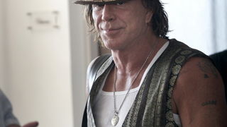 Dubrovnik, 210809.
Americki glumac Mickey Rourke je stigao u Dubrovnik, gdje ce promovirati svoj film Hrvac na Dubrovnik Film Meetingu. Dok je u Dubrovniku Rourke ce boraviti u Villi Agavi koja kosta sedam tisuca eura za vecer.
Foto: Branimir Kvartuc / CR