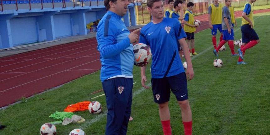 28.04.2014., Slavonski Brod – Trening mlade reprezenticaije U19 na nogometnom igralistu Livada – Zeljeznicar. Trening je vodio izborni Zoran Vulic. Photo: Ivica Galovic/PIXSELL 28.04.2014., Slavonski Brod – Trening mlade reprezenticaije U19 na nogometnom igralistu Livada – Zeljeznicar. Trening je vodio izborni Zoran Vulic. Photo: Ivica Galovic/PIXSELL