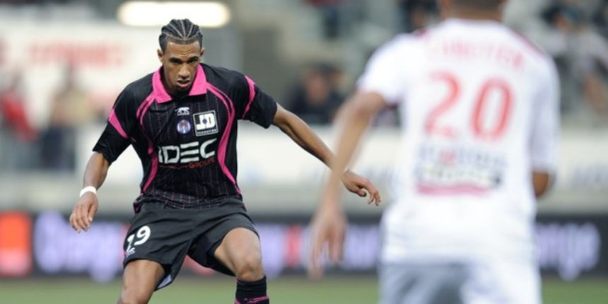 Toulouse French midfielder Etienne Capoue Toulouse French midfielder Etienne Capoue