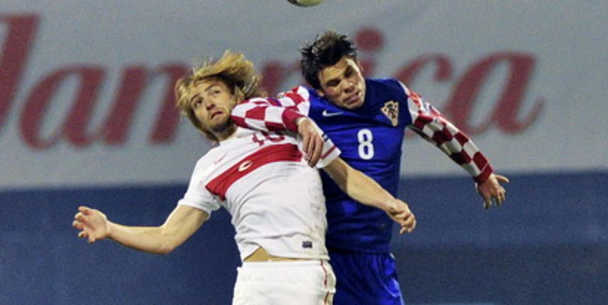 Zagreb, 151111.Uzvratna nogometna utakmica dodatnih kvalifikacijska za odlazak na Euro 2012 u Poljsku i Ukrajinu, izmedju Hrvatske i Turske.Na slici: Ognjen Vukojevic.Foto: Srdjan Vrancic / CROPIX