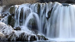 Ledena zimska idila na slapovima Krke Ledena zimska idila na slapovima Krke
