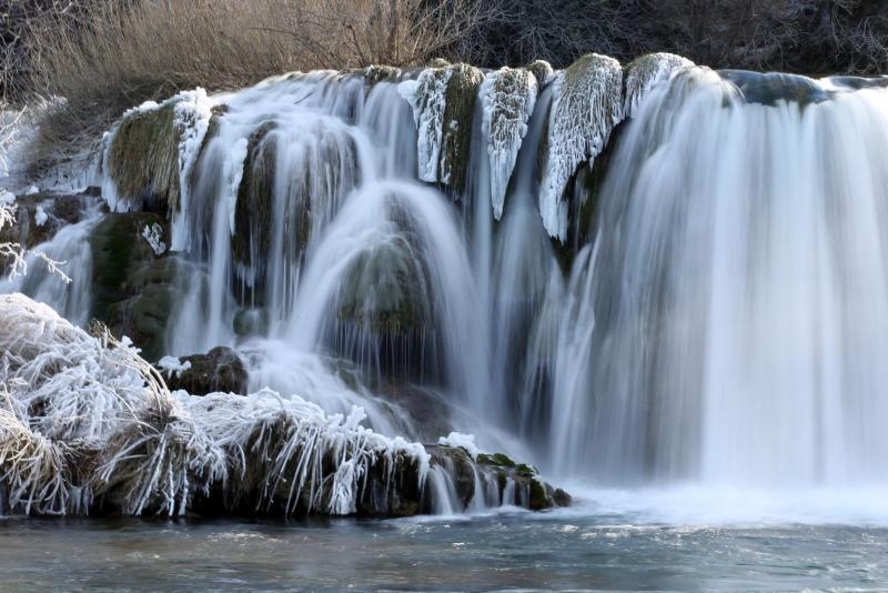 Ledena zimska idila na slapovima Krke Ledena zimska idila na slapovima Krke