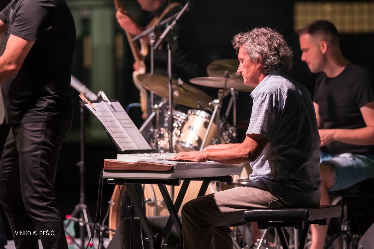 Zorica Kondža i klapa Cambi @ bazen Ilirije u Biogradu