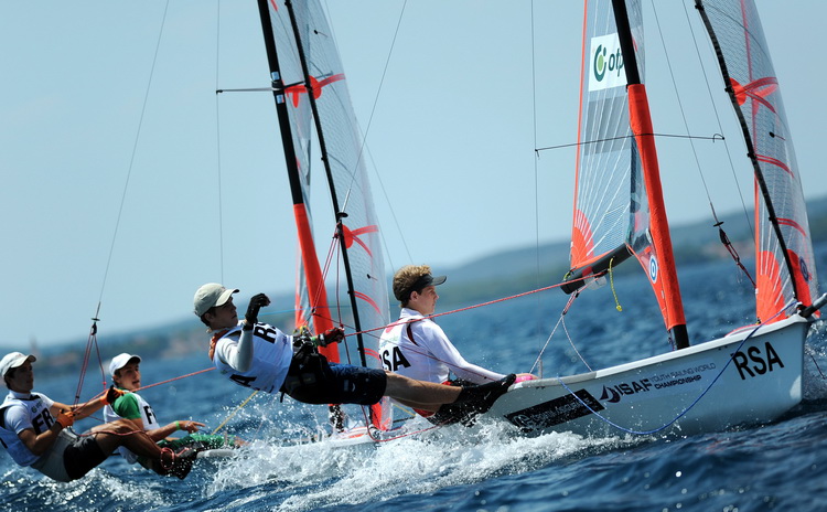 Zadar, 080711.
Svjetsko juniorsko prvenstvo u jedrenju 07.-15.srpnja 2011.
ISAF 2011.
U organizaciji jedrlicarskog kluba Uskok iz Zadra odrzava se svjetsko juniorsko prvenstvo u jedrenju za klase SL 16, 420, 29er, Laser i RS-X. Na prvenstvu se natjece 350 Zadar, 080711.
Svjetsko juniorsko prvenstvo u jedrenju 07.-15.srpnja 2011.
ISAF 2011.
U organizaciji jedrlicarskog kluba Uskok iz Zadra odrzava se svjetsko juniorsko prvenstvo u jedrenju za klase SL 16, 420, 29er, Laser i RS-X. Na prvenstvu se natjece 350