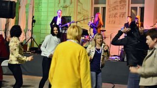 FIMBA After party na Narodnom trgu uz bend Songbusters FIMBA After party na Narodnom trgu uz bend Songbusters