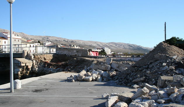 Pag – obnova starog mosta (foto: J.Portada)