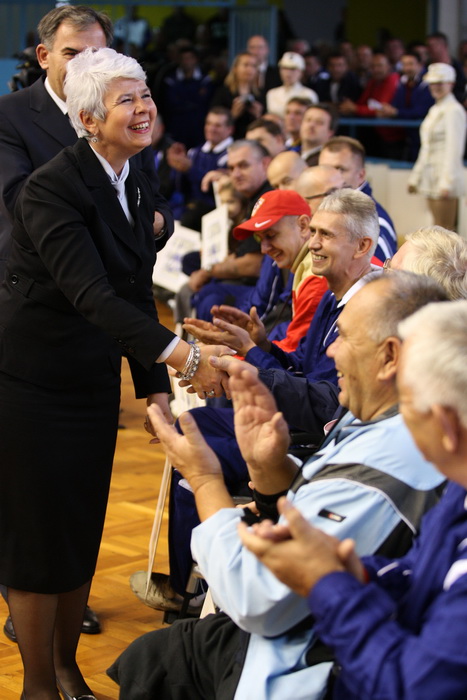 Zadar, 081111.
Premijerka Jadranka Kosor sa ministrima posjetila je Zadar povodom sportskih igara za invalide domovinskog rata, posjetila je i Luku Gazenicu koja je u izgradnji.
Foto : Andrija Lucic / cropix Zadar, 081111.
Premijerka Jadranka Kosor sa ministrima posjetila je Zadar povodom sportskih igara za invalide domovinskog rata, posjetila je i Luku Gazenicu koja je u izgradnji.
Foto : Andrija Lucic / cropix
