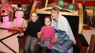 Sv. Luce razveselila mališane u Supernova centru, Foto: Iva Perinčić Sv. Luce razveselila mališane u Supernova centru, Foto: Iva Perinčić