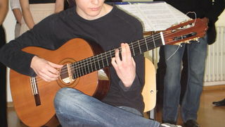 Dodjela nagrada za umjetničke radove u gimnaziji J. Barakovića Dodjela nagrada za umjetničke radove u gimnaziji J. Barakovića