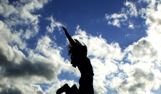 skok, sreca, optimizam, ljubav, emocije