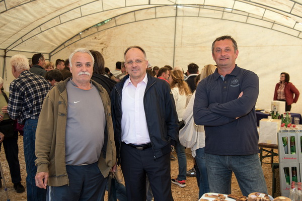 U Vrtovima lunjskih maslina održana 12. Lunjska maslinada. Foto: Vinko Pešić