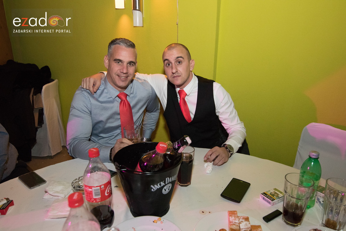 Ludnica u Saturnusu: Najbolji doček u svemiru i šire Ludnica u Saturnusu: Najbolji doček u svemiru i šire