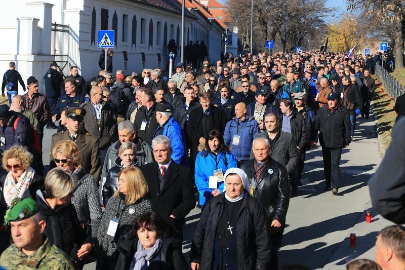 Image 380829 (auto) Image 380829 (auto)