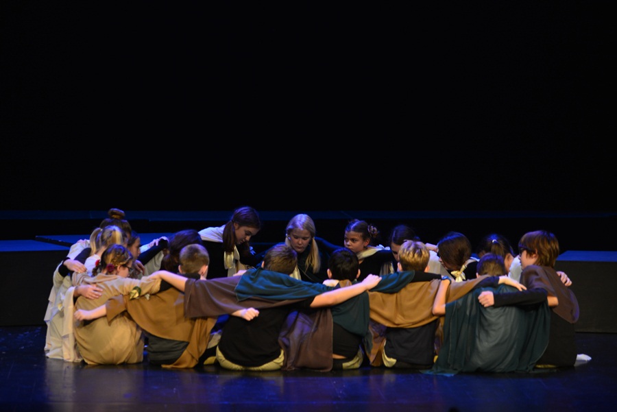 Premijera predstave “U sjeni” udruge “Igrajmo se” Premijera predstave “U sjeni” udruge “Igrajmo se”